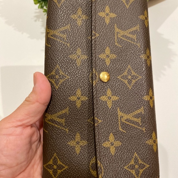 Authentic LV Sarah wallet - Picture 4 of 12